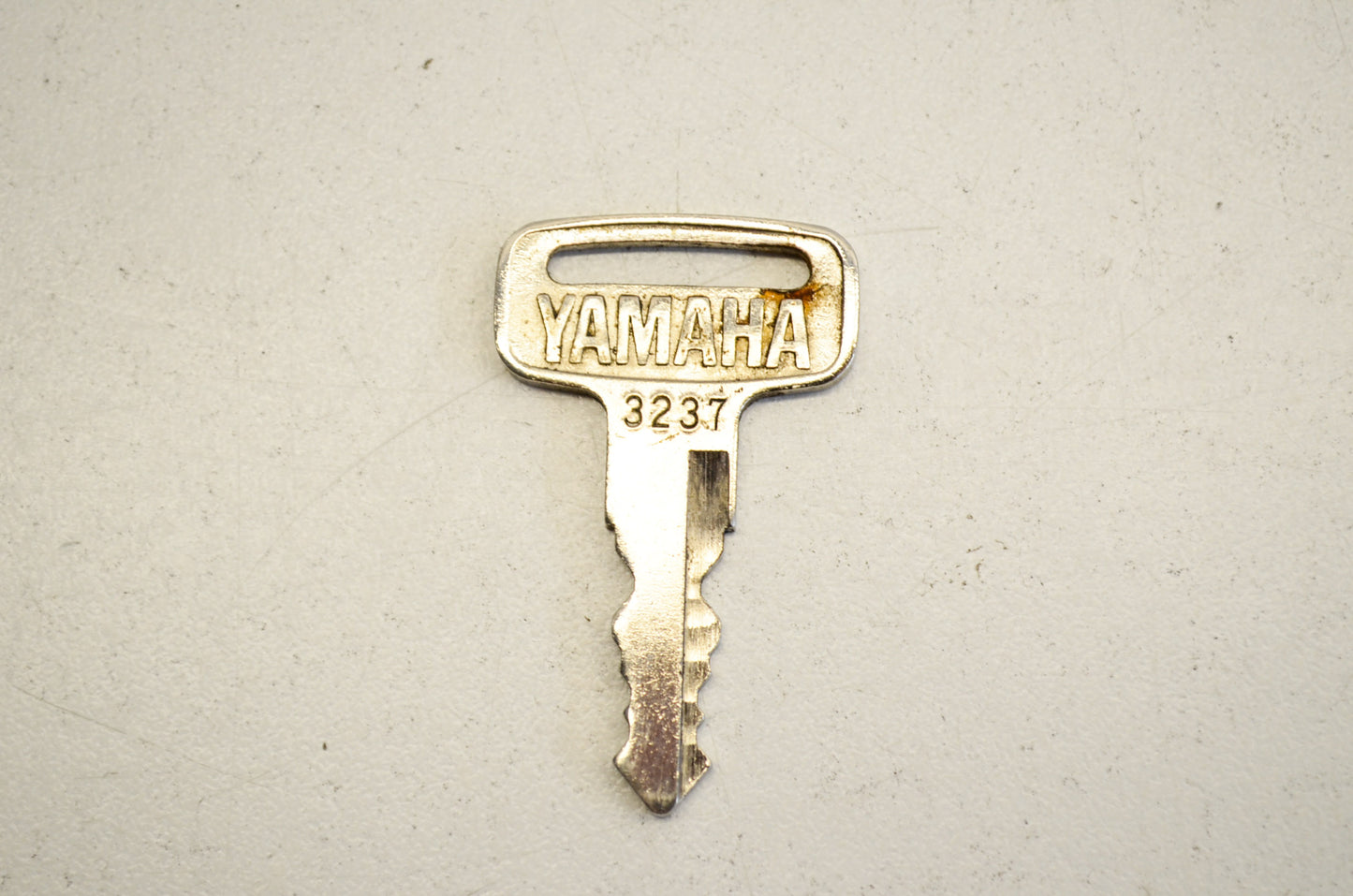 OEM Yamaha 3237 Precut Key NOS