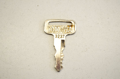 OEM Yamaha 3237 Precut Key NOS