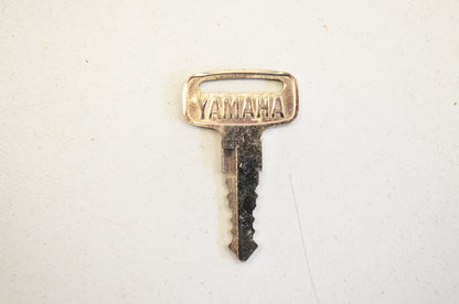 New OEM Yamaha Precut Key 3126 NOS