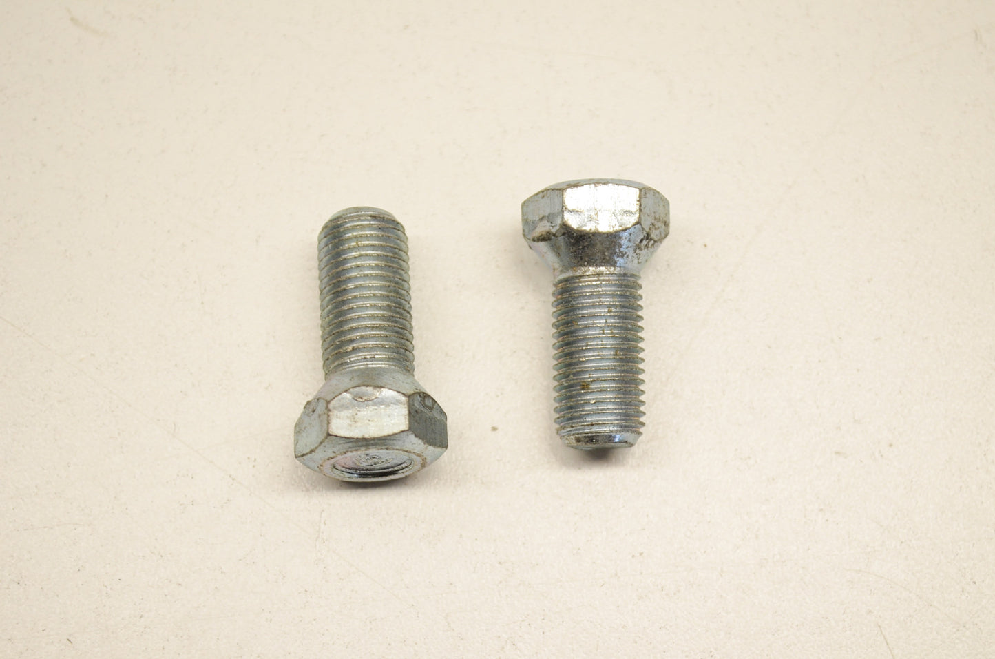 Cub Cadet 710-3277 Socket Head Cap Screw Qty 2 NOS