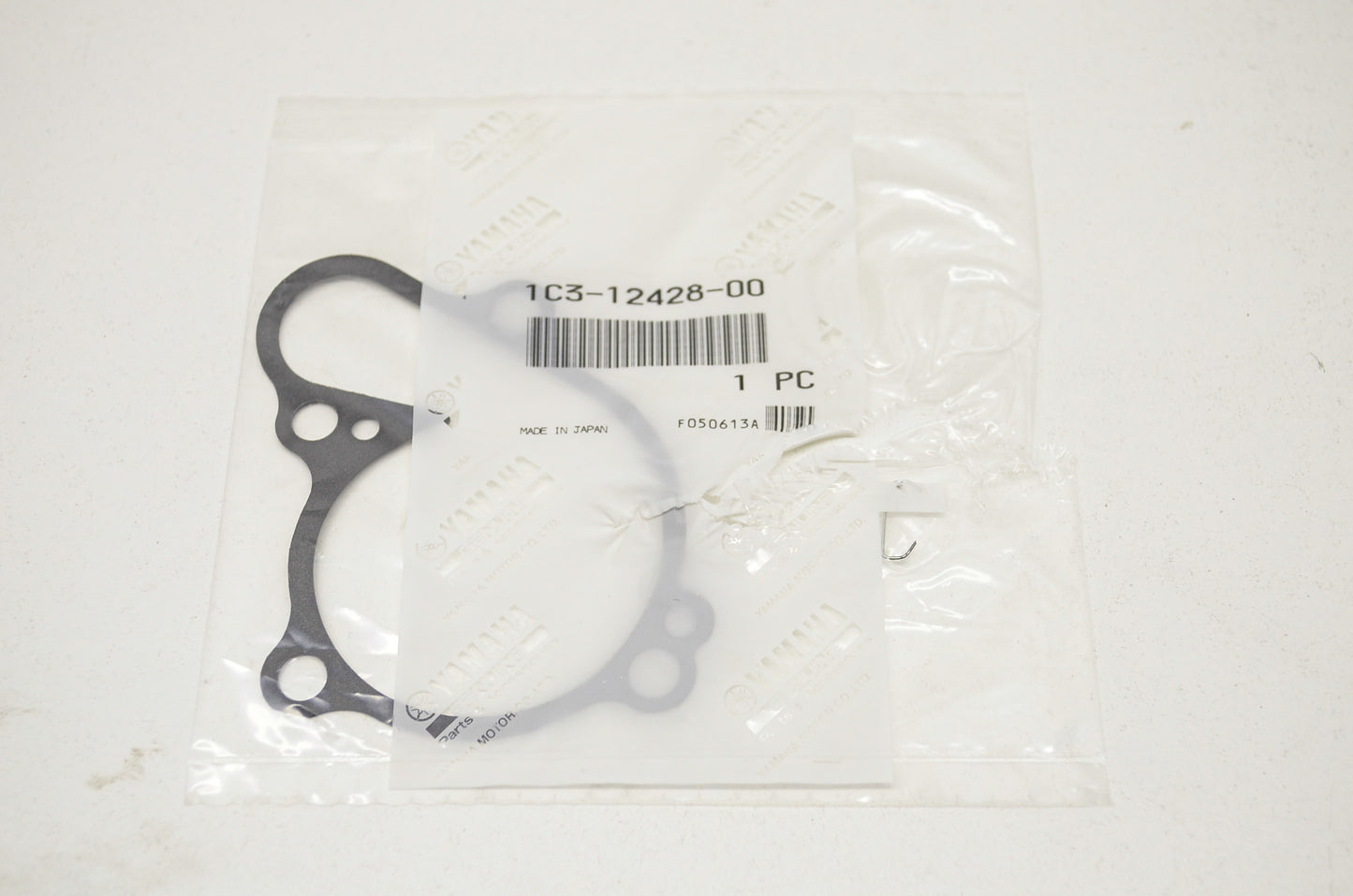 OEM Yamaha 1C3-12428-00-00 Housing Cover Gasket NOS