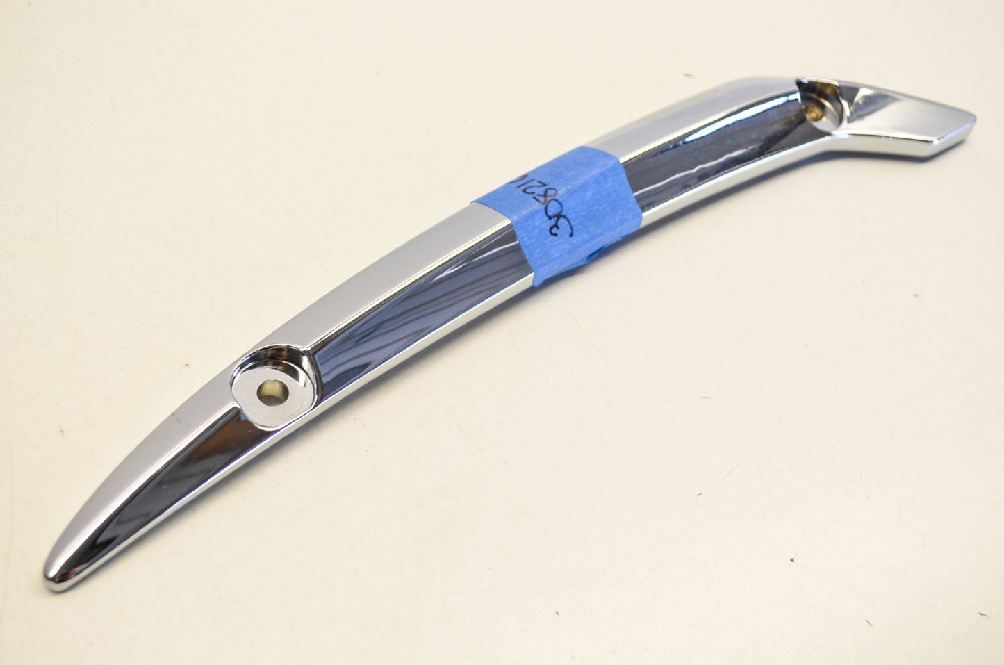 OEM Yamaha 3D8-2164G-10-00 Stay 2