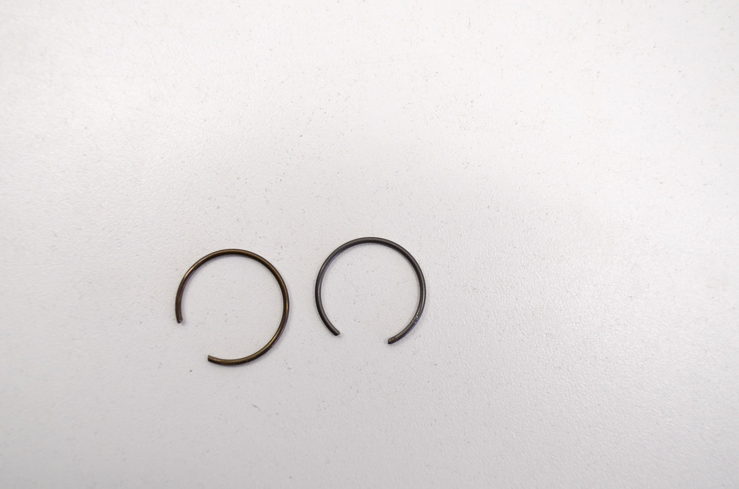 OEM Yamaha 93450-19052-00 Inner Circlip Qty 2 NOS