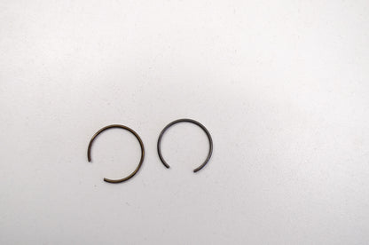 OEM Yamaha 93450-19052-00 Inner Circlip Qty 2 NOS