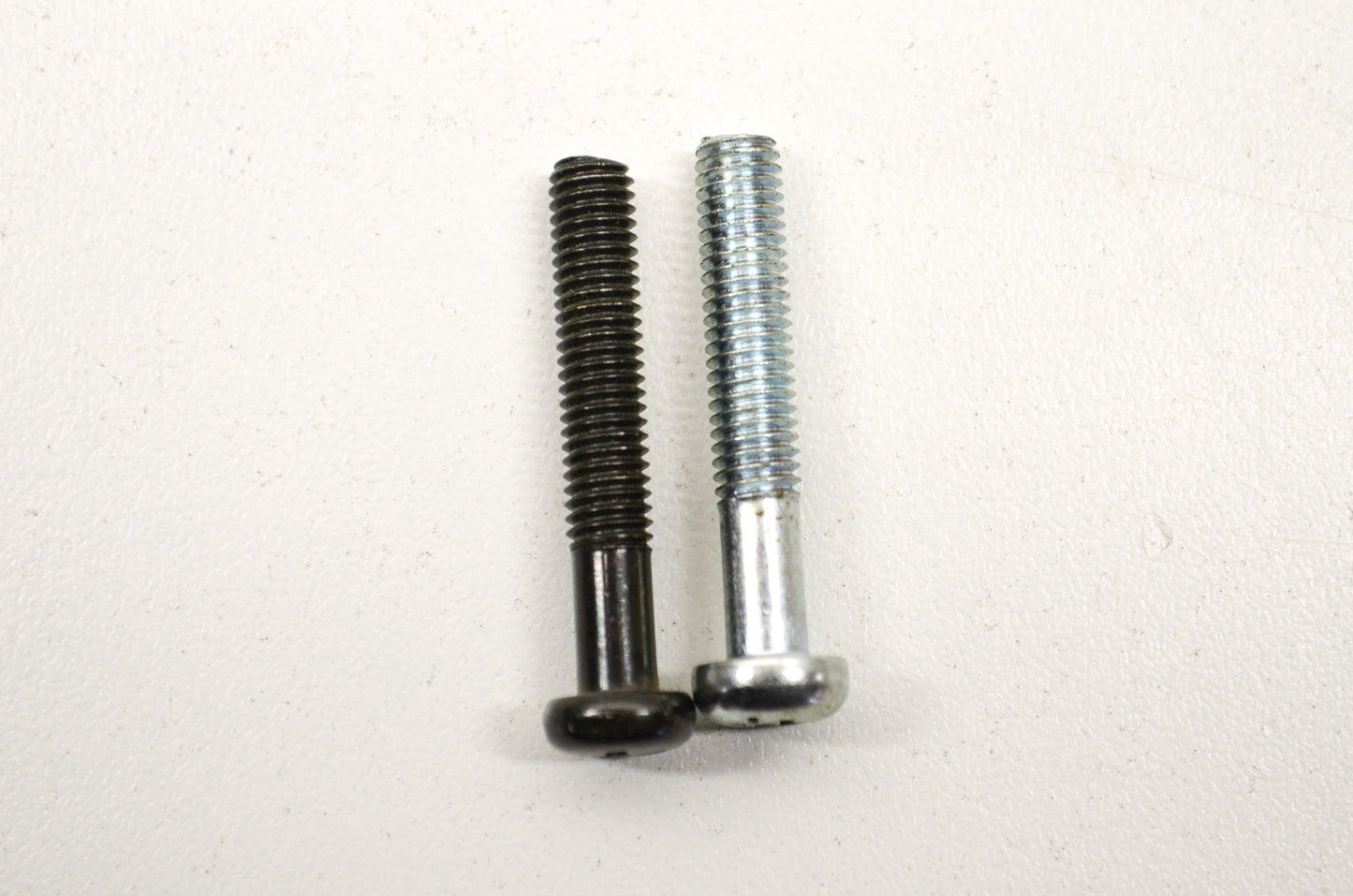 OEM Yamaha 98580-05530-00 Pan Head Screw Qty 2 NOS