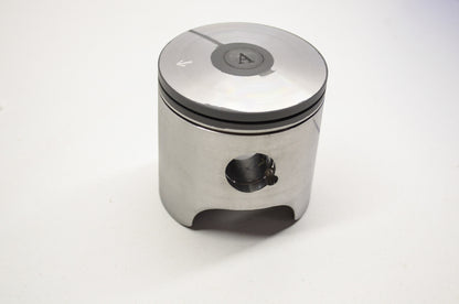 OEM Yamaha 8DN-11631-00-A0 Piston STD NOS