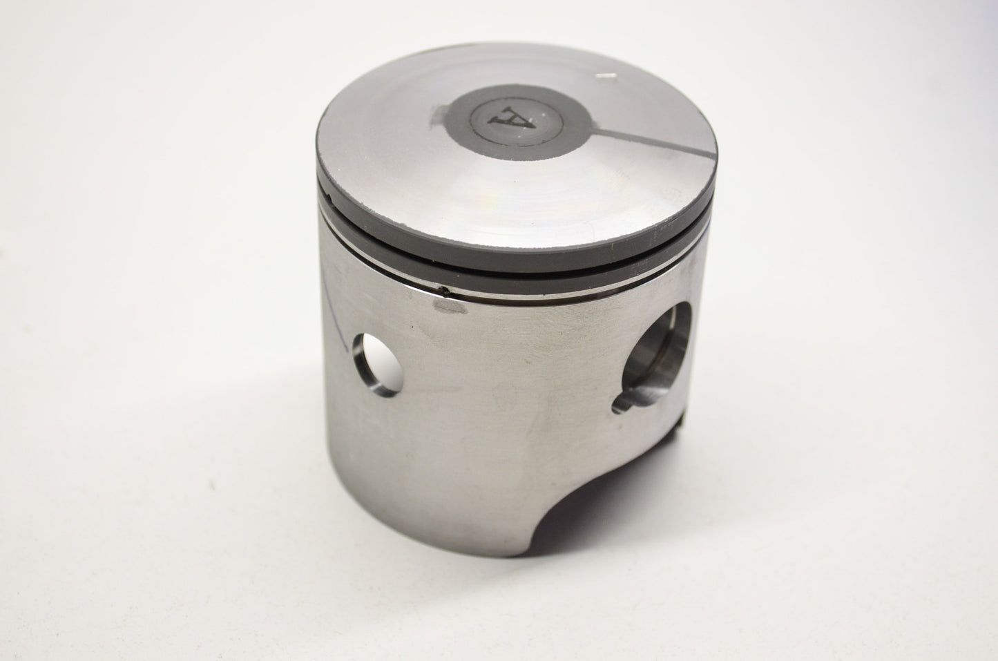 OEM Yamaha 8DN-11631-00-A0 Piston STD NOS