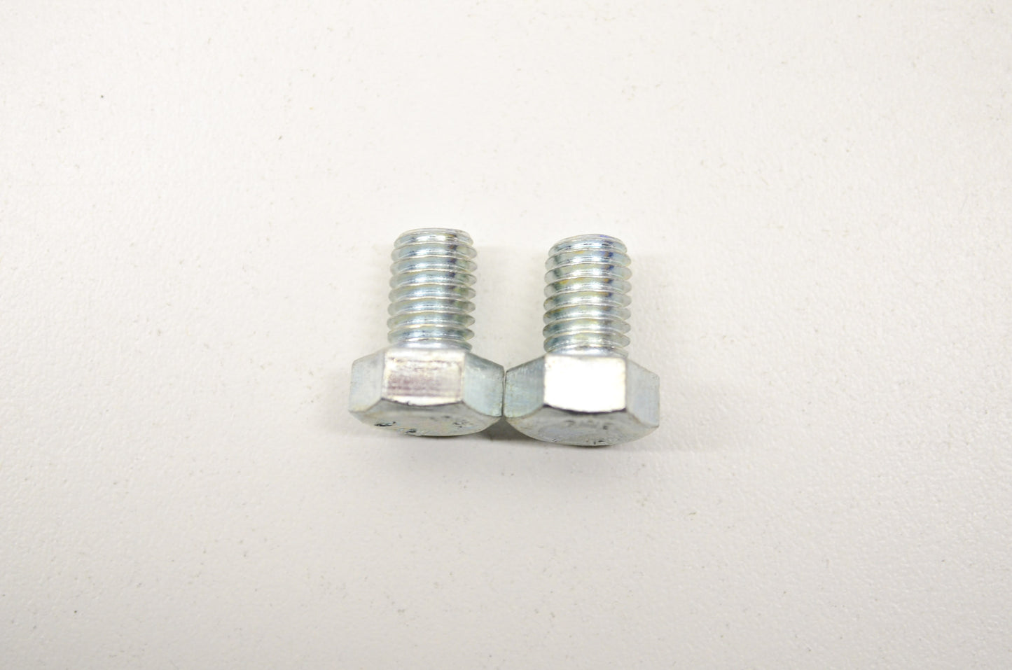OEM Yamaha 97013-08012-00 Bolt (661) Qty 2 NOS