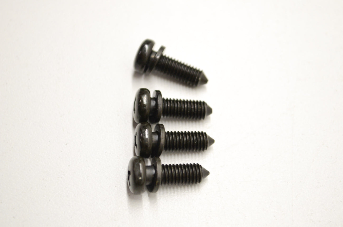 Screws With Washers Qty 4 NOS