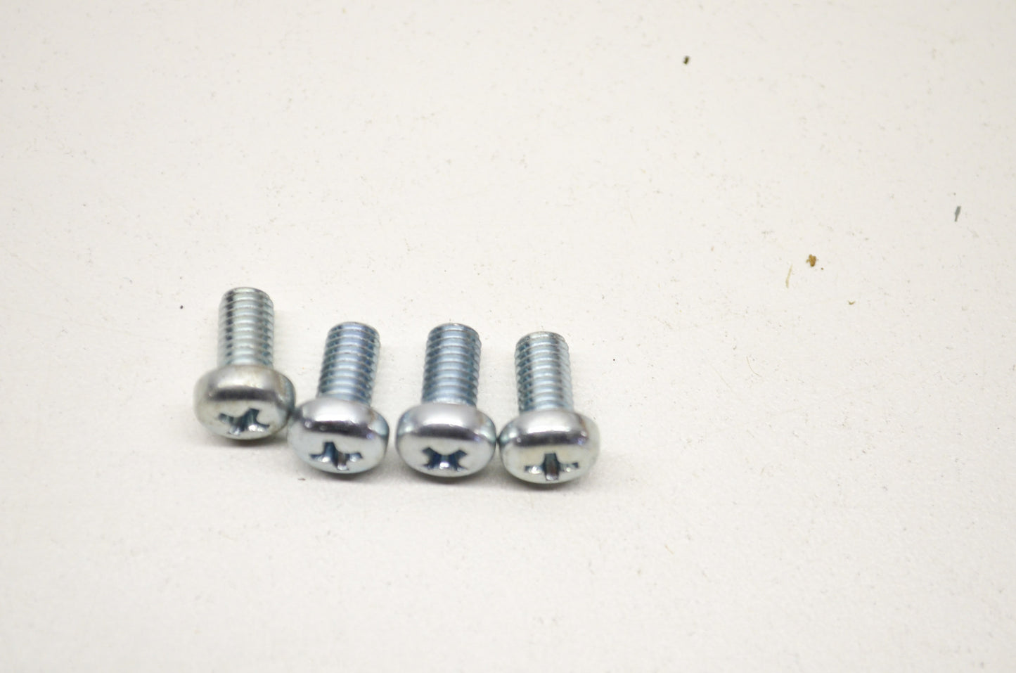 OEM Yamaha 97885-05010-00 Pan Head Screw Qty 4 NOS