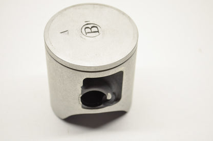 OEM Yamaha 1C3-11631-01-B0 Piston STD NOS