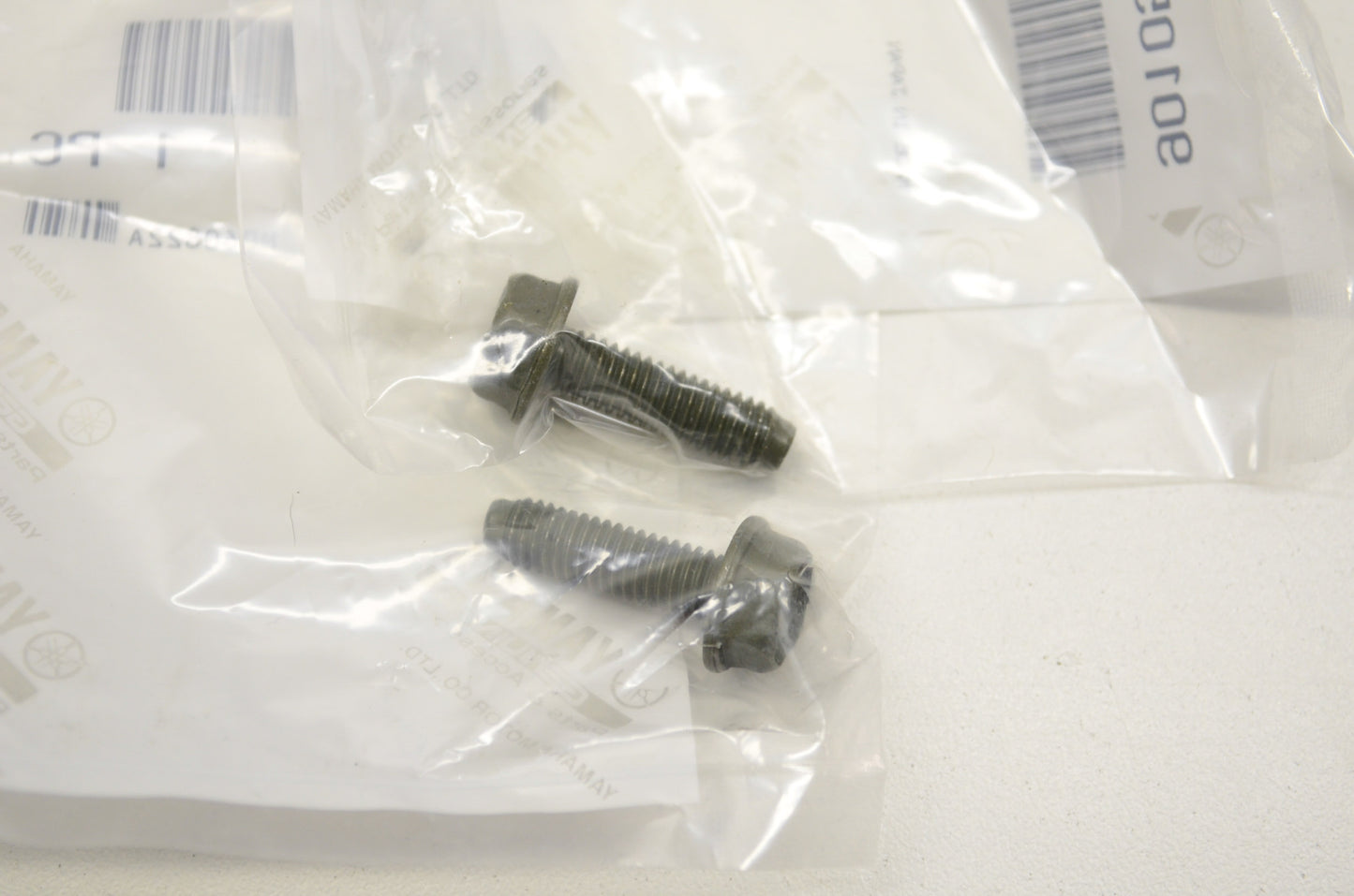OEM Yamaha 90105-06044-00 Flange Bolt Qty 2 NOS