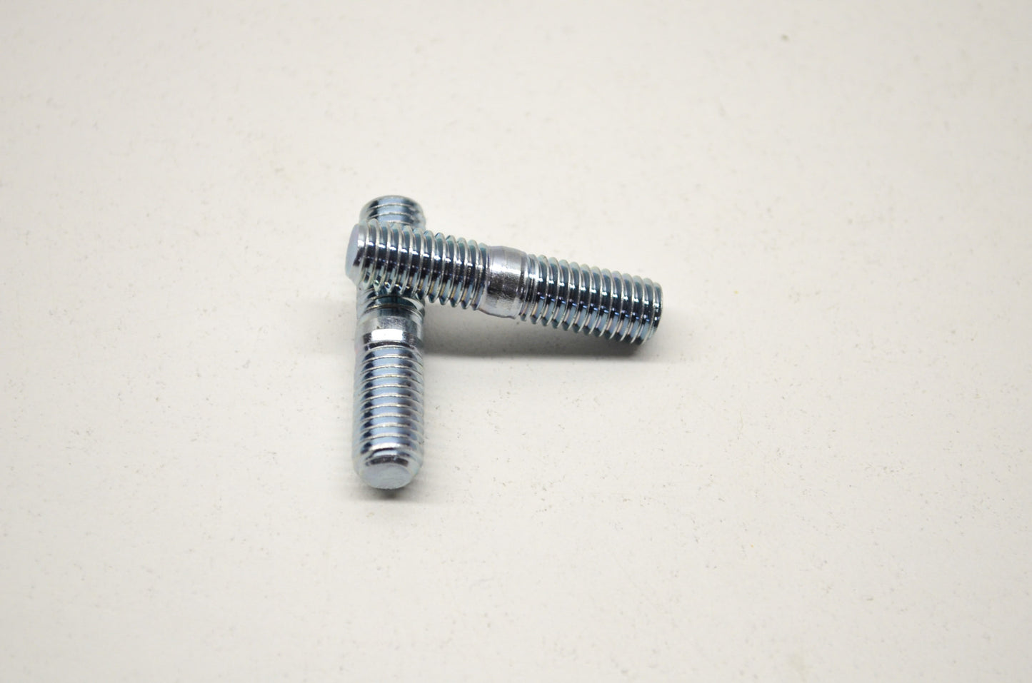 OEM Yamaha 95601-08620-00 Stud Bolt 3 Qty 2 NOS