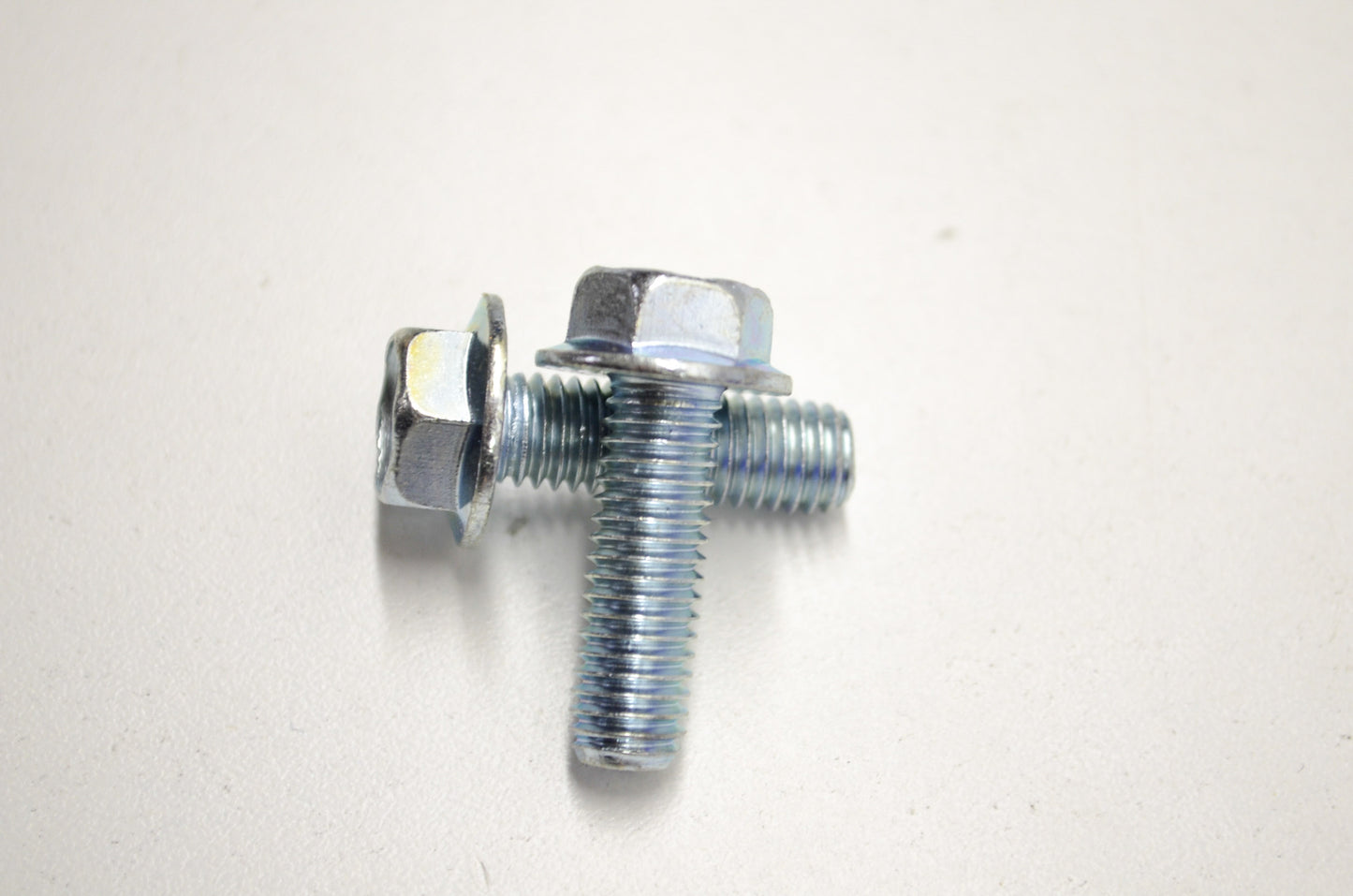 OEM Yamaha 95817-08025-00 Flange Bolt (4LN) Qty 2 NOS