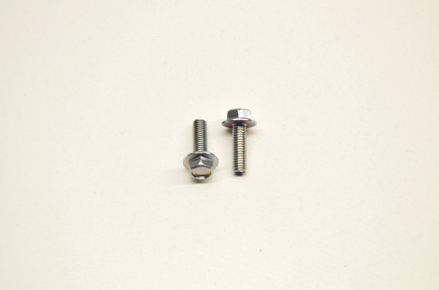 OEM Yamaha 4SS-23346-L0-00 Bolts Qty 2 NOS