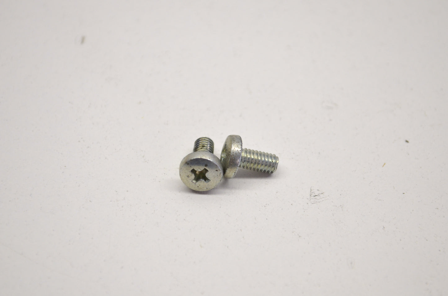 OEM Yamaha 98980-04008-00 Binding Screw Qty 2 NOS