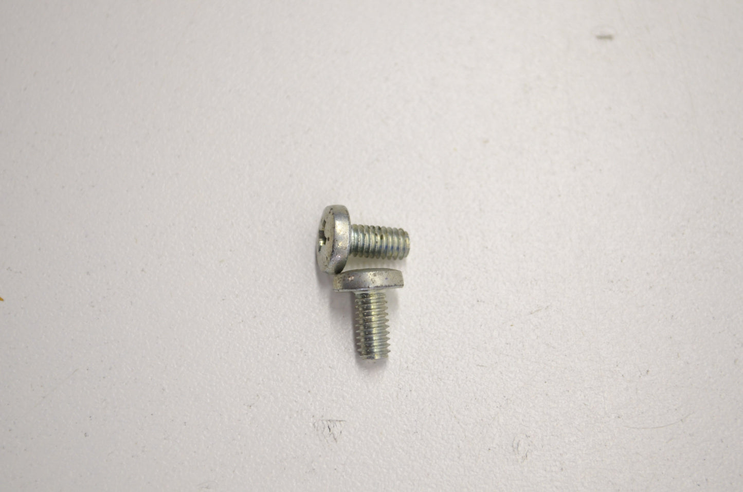 OEM Yamaha 98980-04008-00 Binding Screw Qty 2 NOS