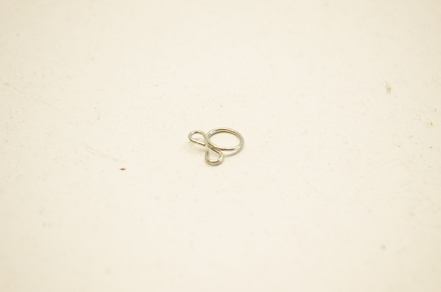 K&L 33-3922, 18571 Hose Clip 6mm NOS