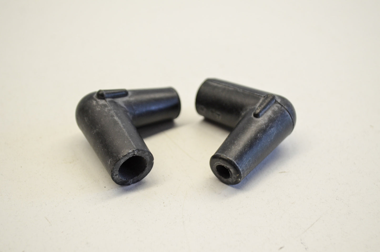 Belden 727406 Hypalon Spark Plug Boot 7mm 90ÃƒÆ’Ã¢â‚¬Å¡Ãƒâ€šÃ‚Â° Qty 2 NOS