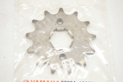OEM Yamaha 93834-13206-00 Drive Sprocket 13T NOS