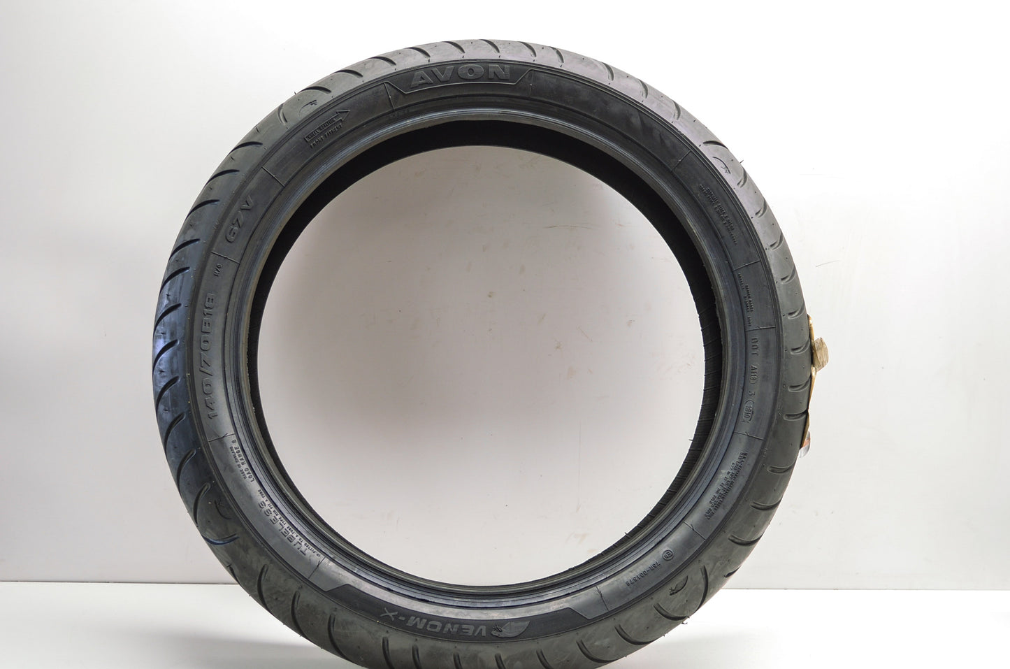 New Avon Venom AM41 Front Tire 140/70B-18