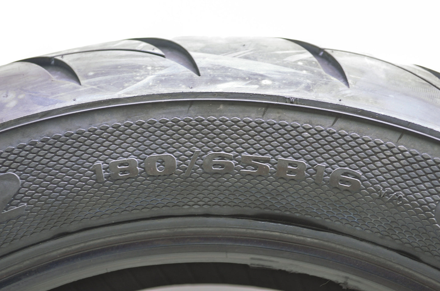 New Avon Cobra AV72 Rear Tire 180/65 B16 81H