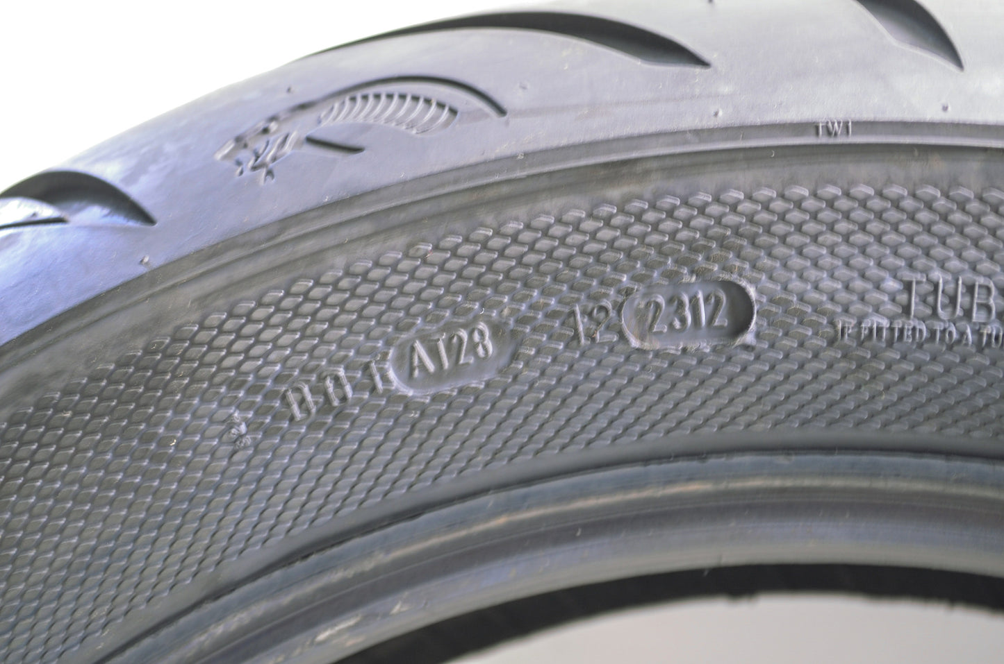 New Avon Cobra AV72 Rear Tire 180/65 B16 81H