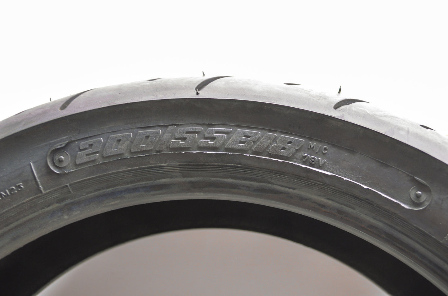 New Avon AM23 Rear Tire 200/55B/18 M/C 79V