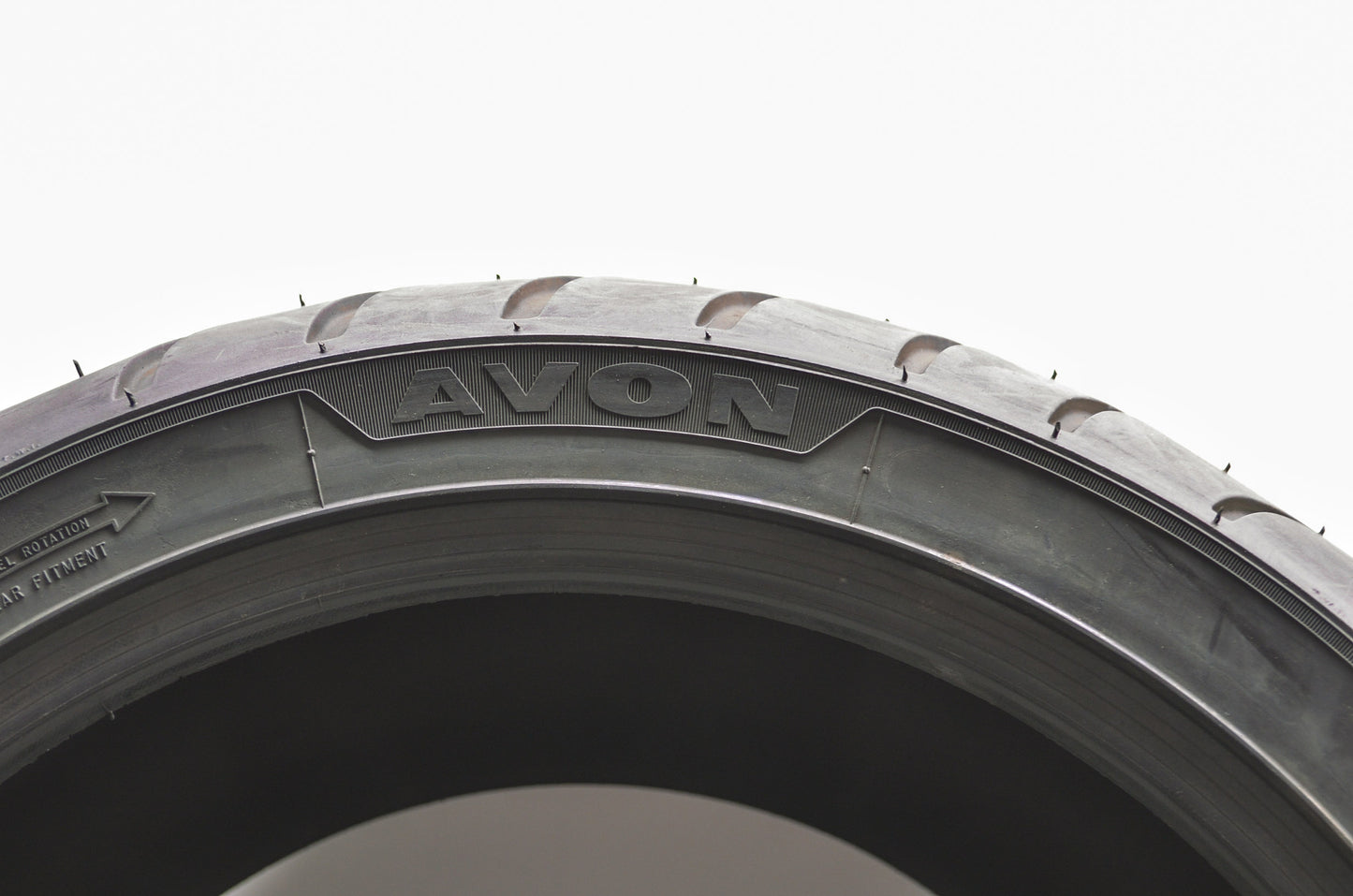 New Avon Venom-R Rear Tire 300/40R17 M/C 90V