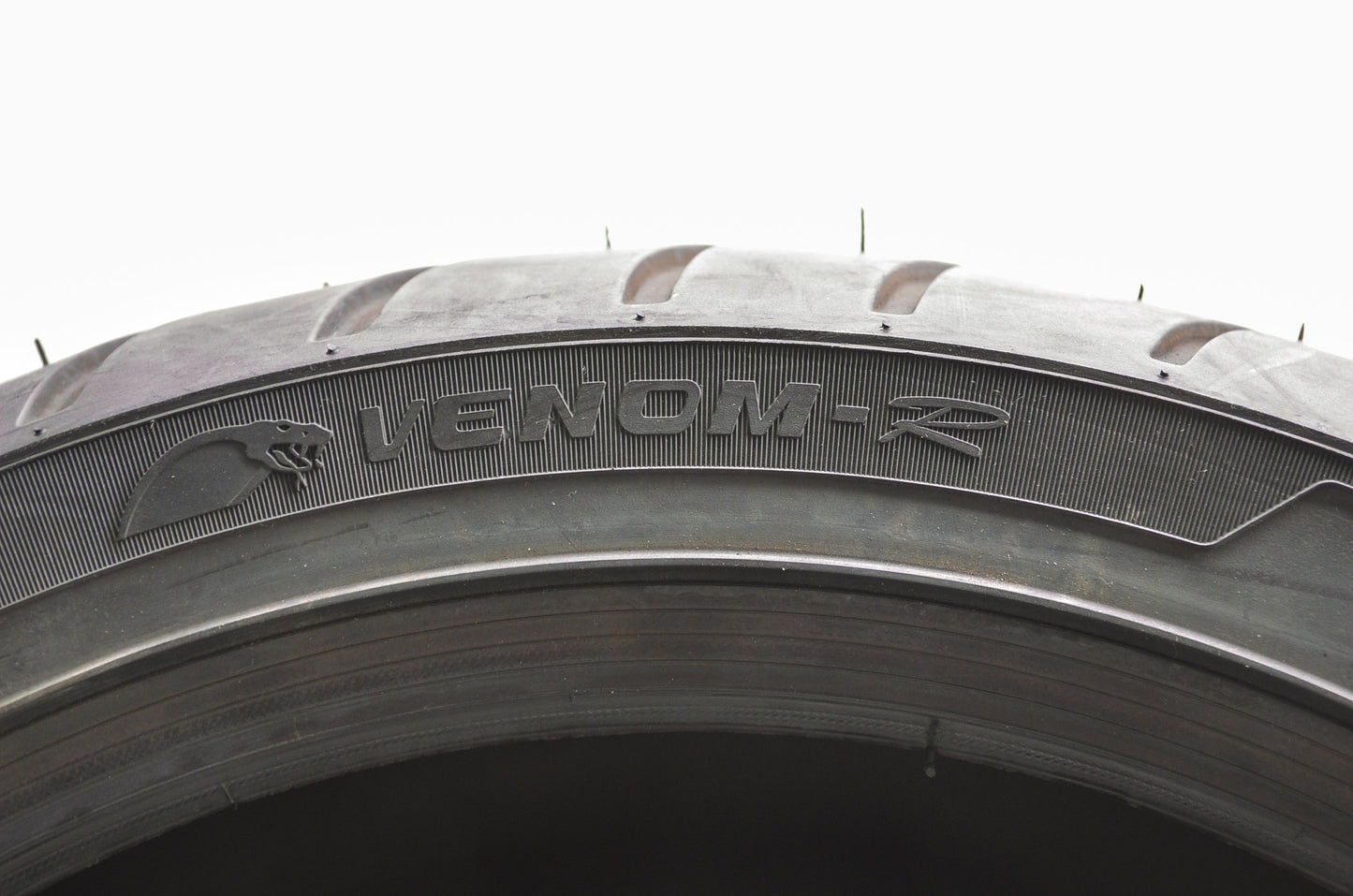 New Avon Venom-R Rear Tire 300/40R17 M/C 90V
