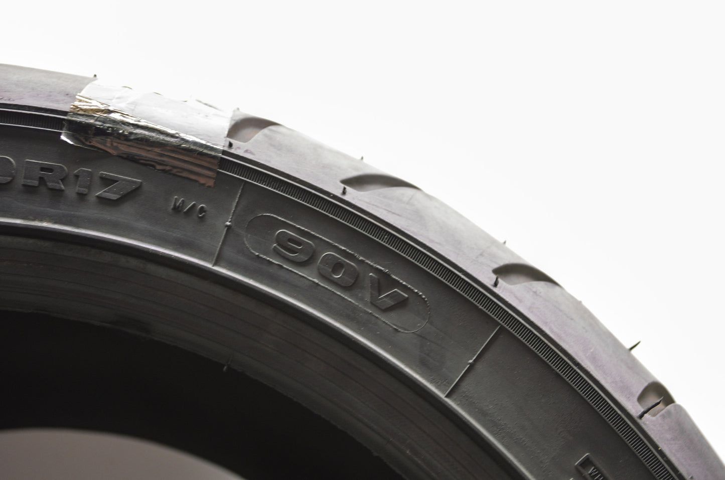 New Avon Venom-R Rear Tire 300/40R17 M/C 90V