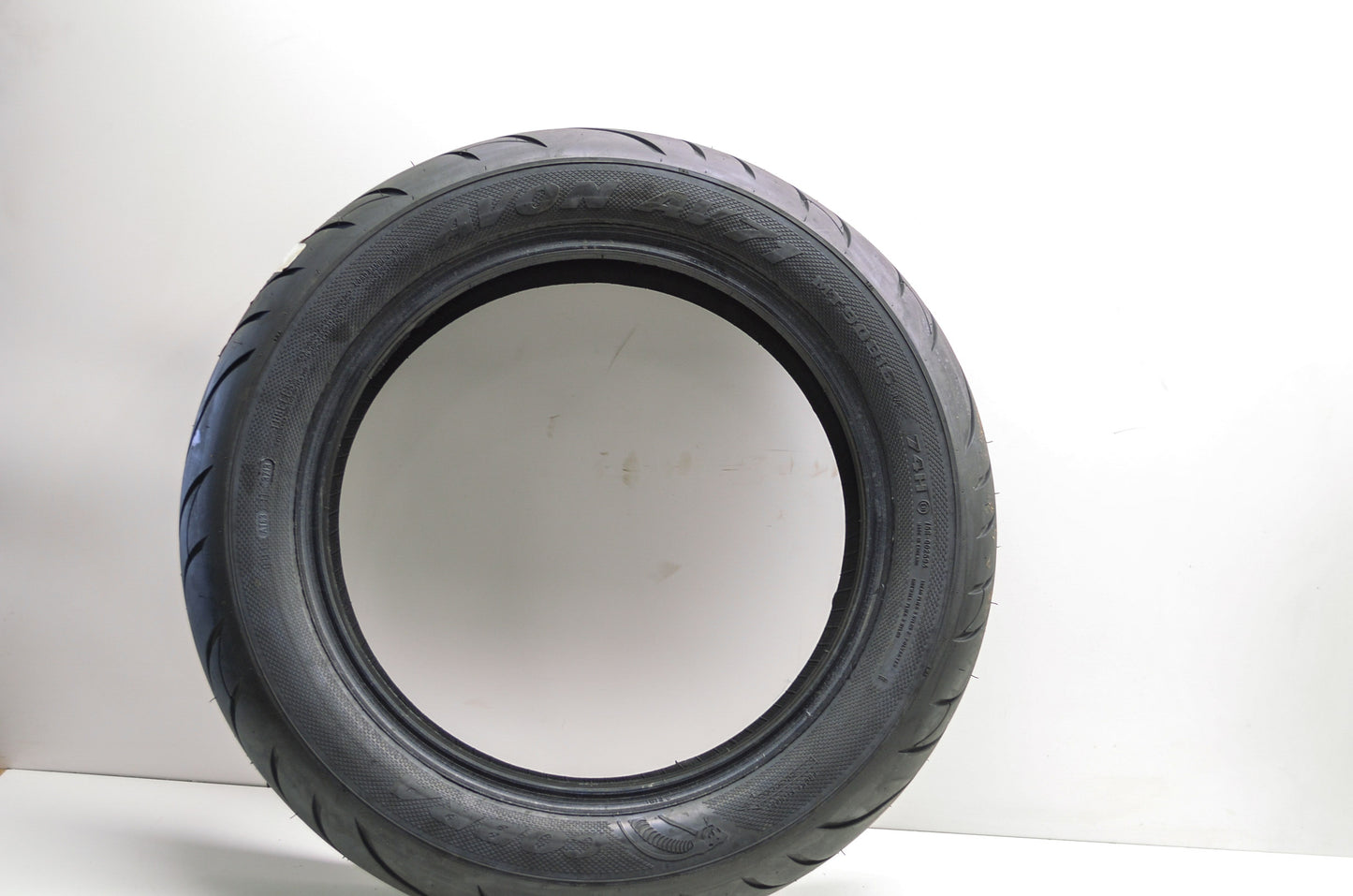 New Avon AV71 Cobra Front Tire MT90B16 M/C 74H
