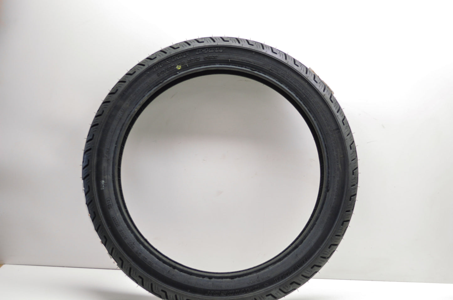 New Dunlop D401F Harley Davidson Front Tire 90/90-19