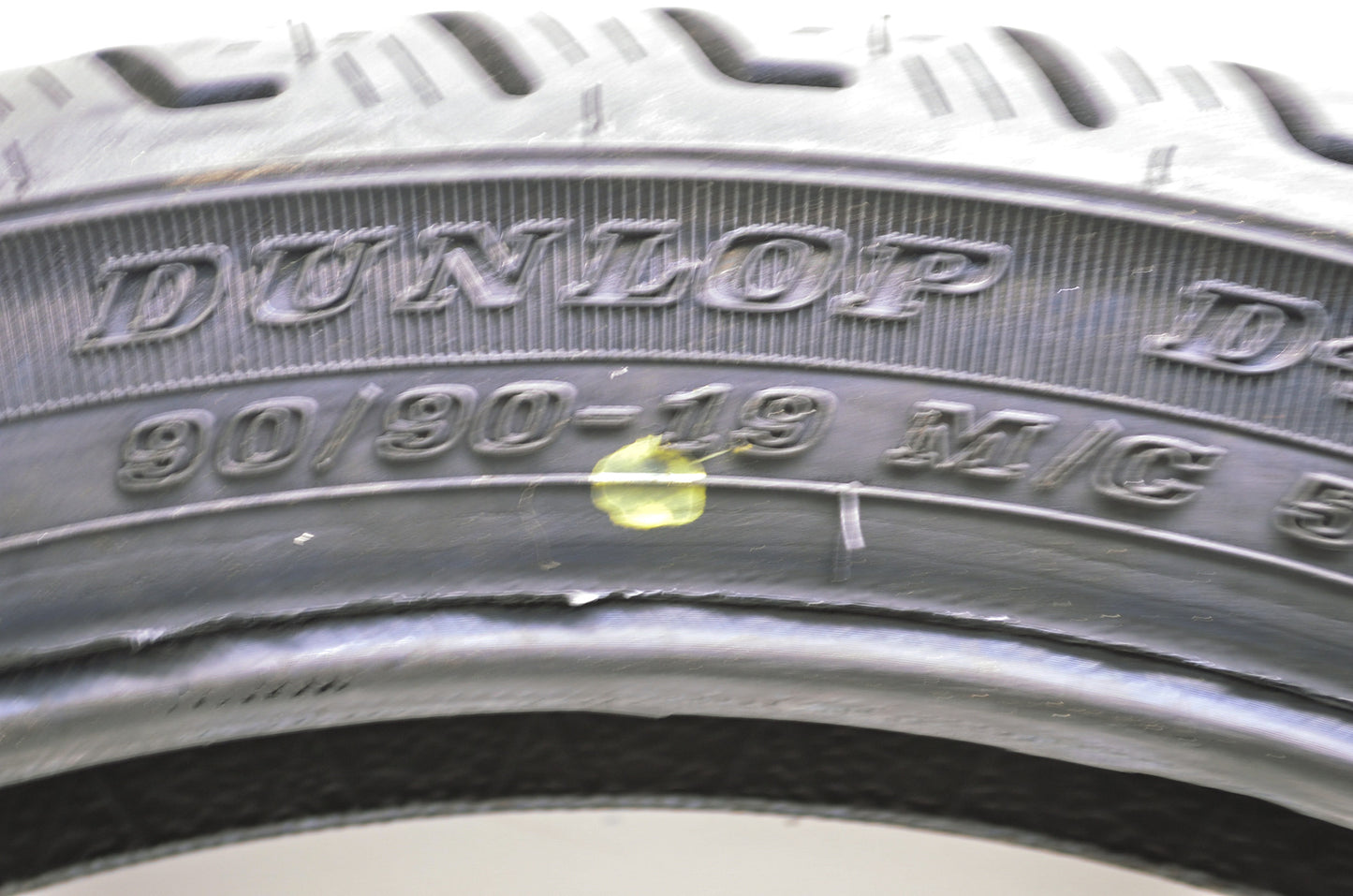New Dunlop D401F Harley Davidson Front Tire 90/90-19