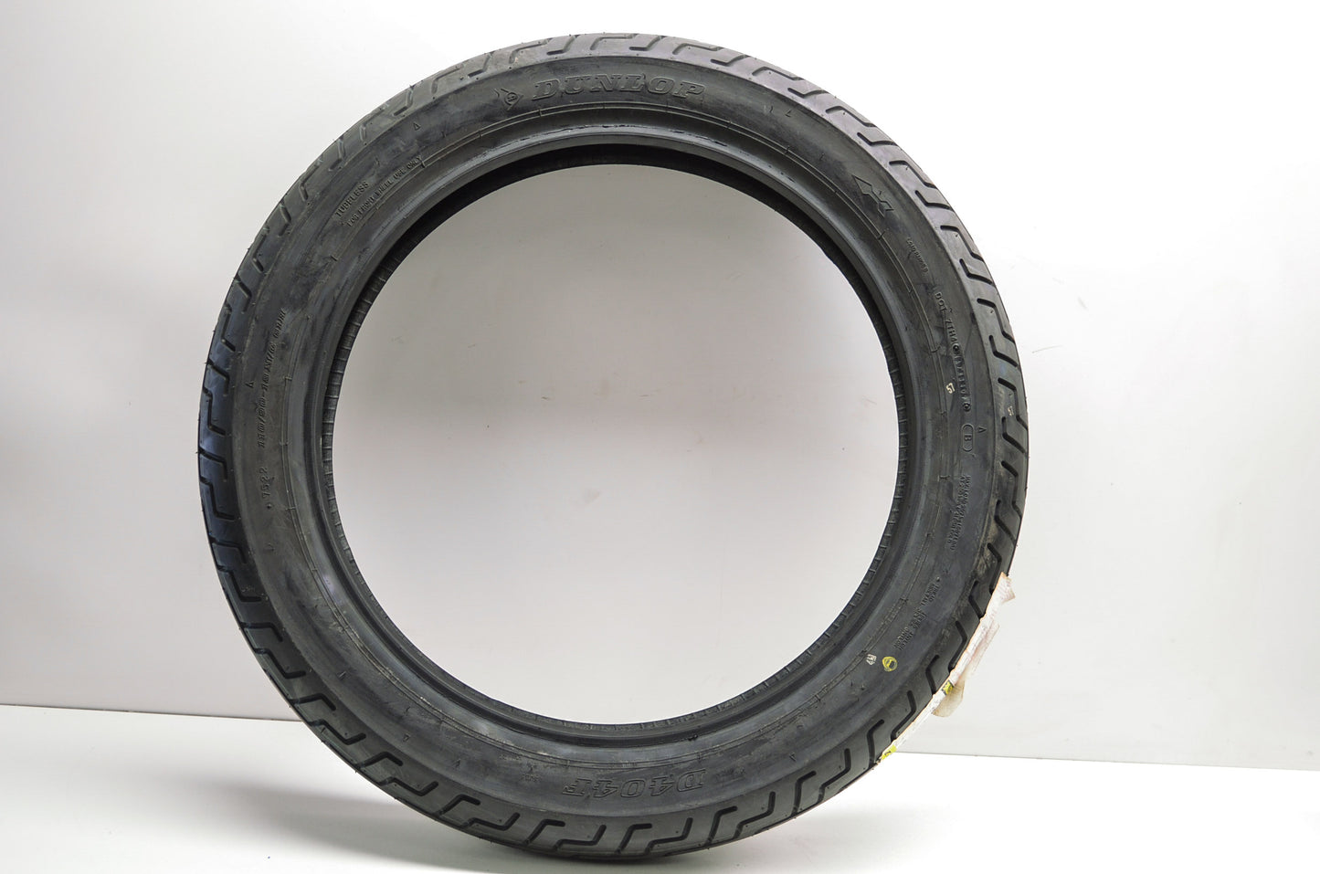 New Dunlop D404F Front Tire 110/90-18 M/C 61H