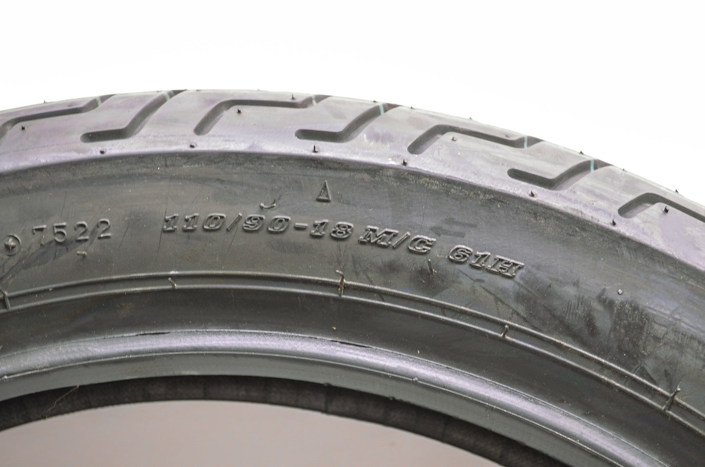 New Dunlop D404F Front Tire 110/90-18 M/C 61H