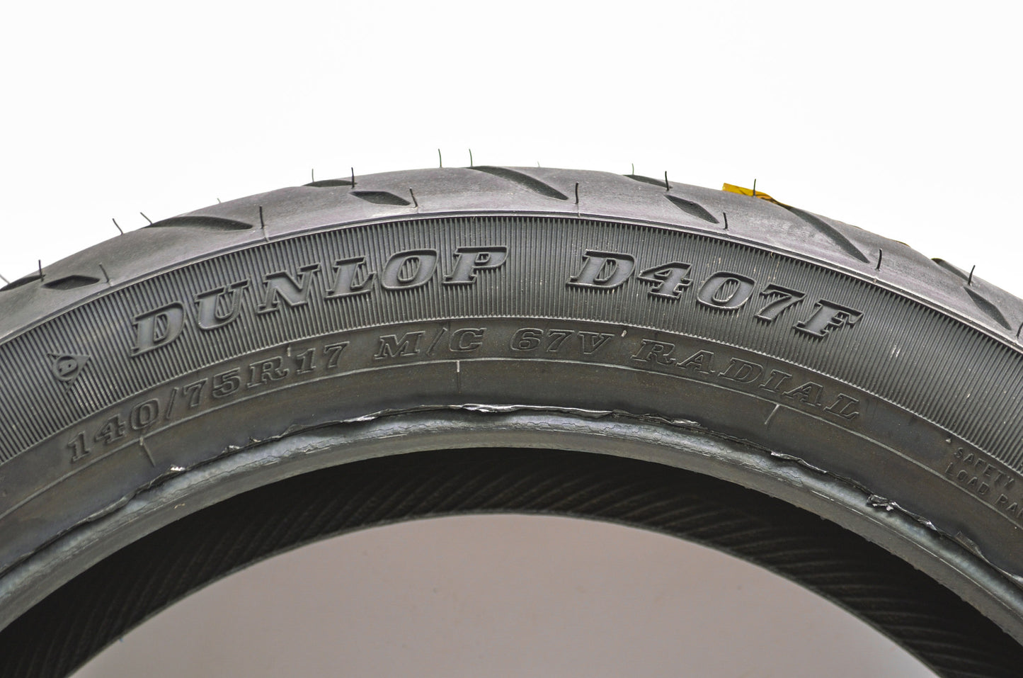 New Dunlop D407F Harley Davidson Front Tire 140/75R17 M/C 67V