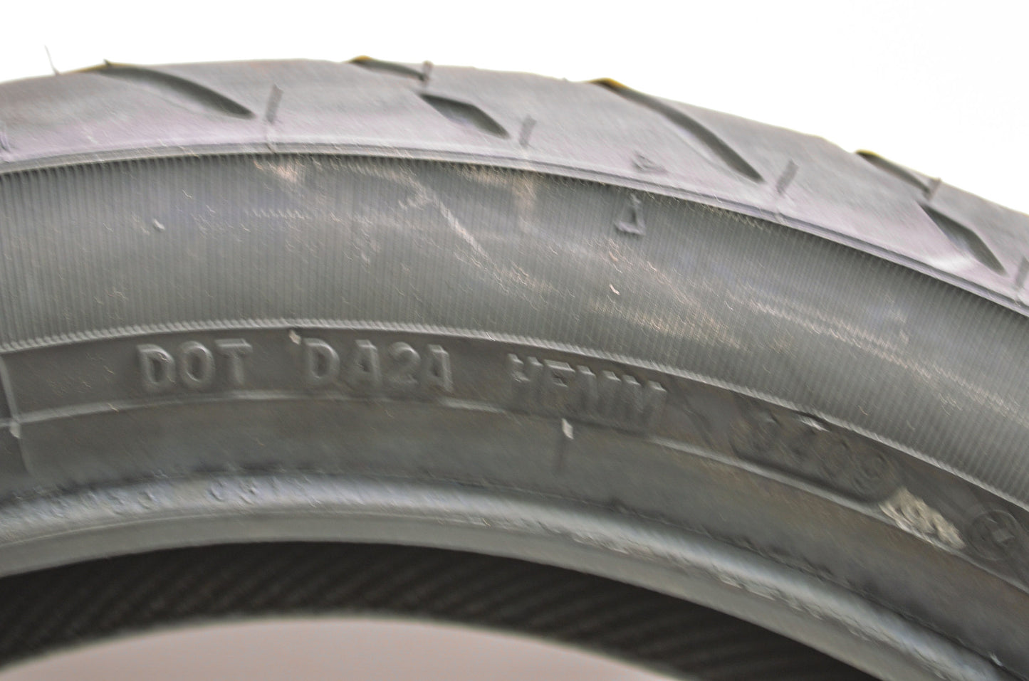 New Dunlop D407F Harley Davidson Front Tire 140/75R17 M/C 67V
