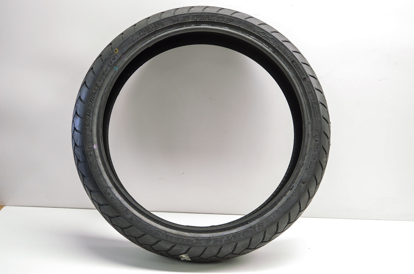 New Dunlop Sportsman D220F ST Front Tire 120/60ZR17 M/C 55W