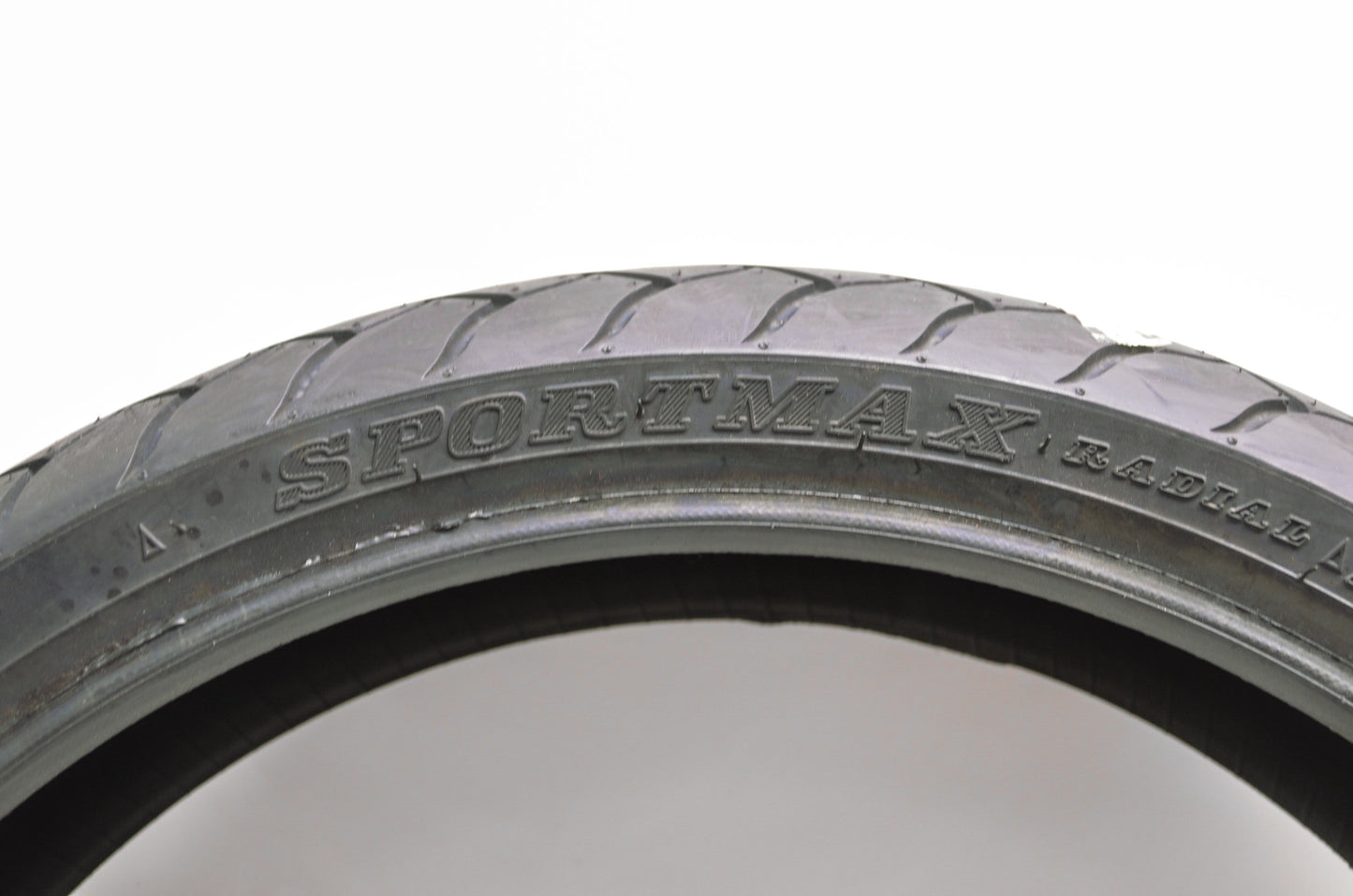 New Dunlop Sportsman D220F ST Front Tire 120/60ZR17 M/C 55W