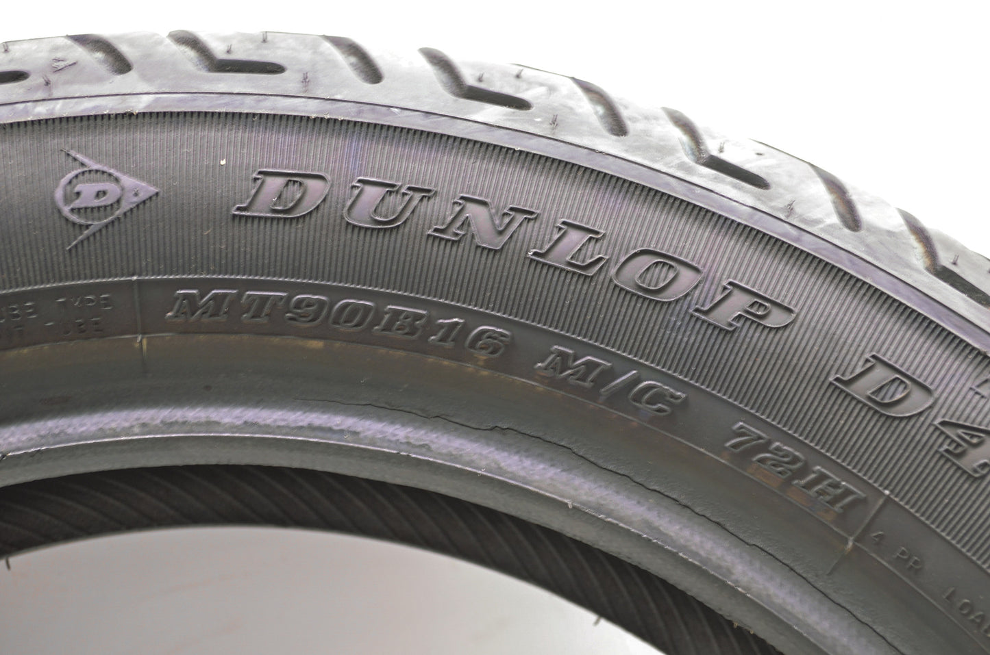 New Dunlop D402F Front Tire MT90B16 M/C 72H