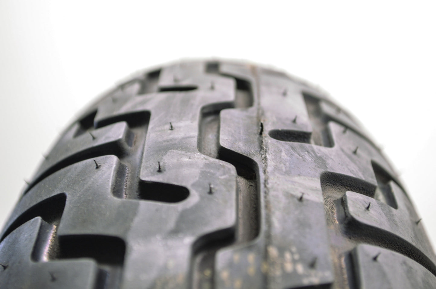 New Dunlop D402F Front Tire MT90B16 M/C 72H