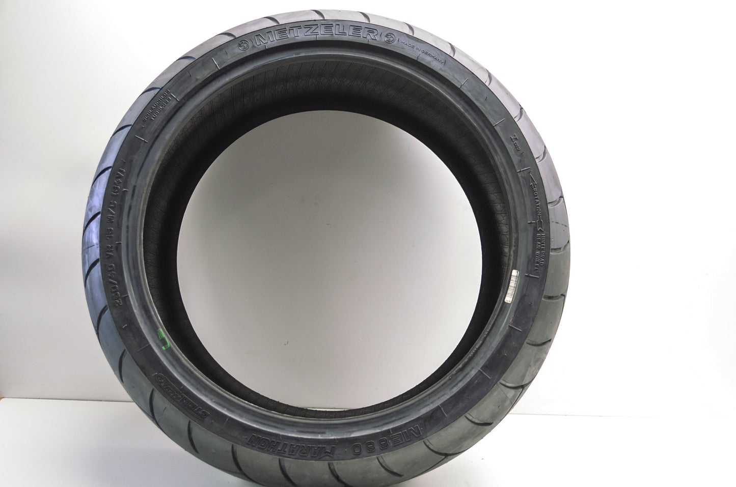 New Metzeler ME880 Marathon Rear Tire 260/40VR 18 M/C 84V