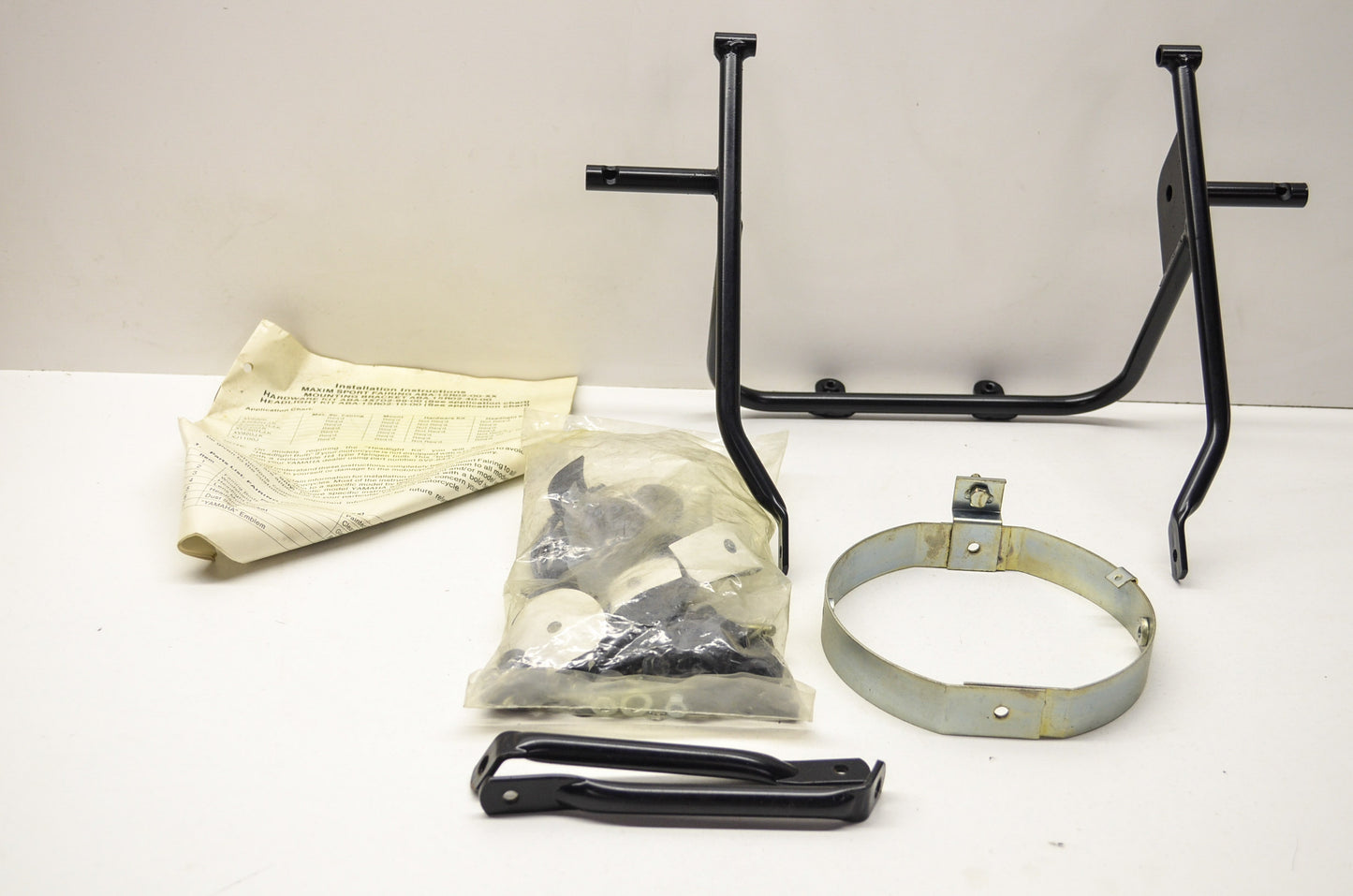 OEM Yamaha ABA-15R02-40-00 Maxim Sport Fairing Mounting Bracket NOS