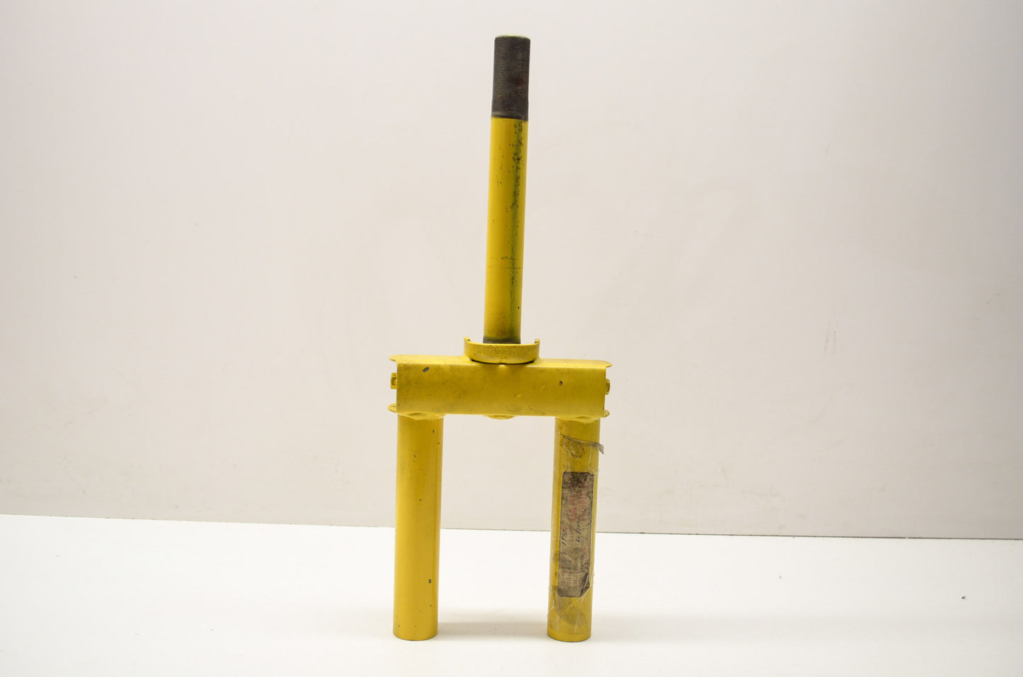 OEM Honda 51105-147-672ZC Front Fork Y31 NOS