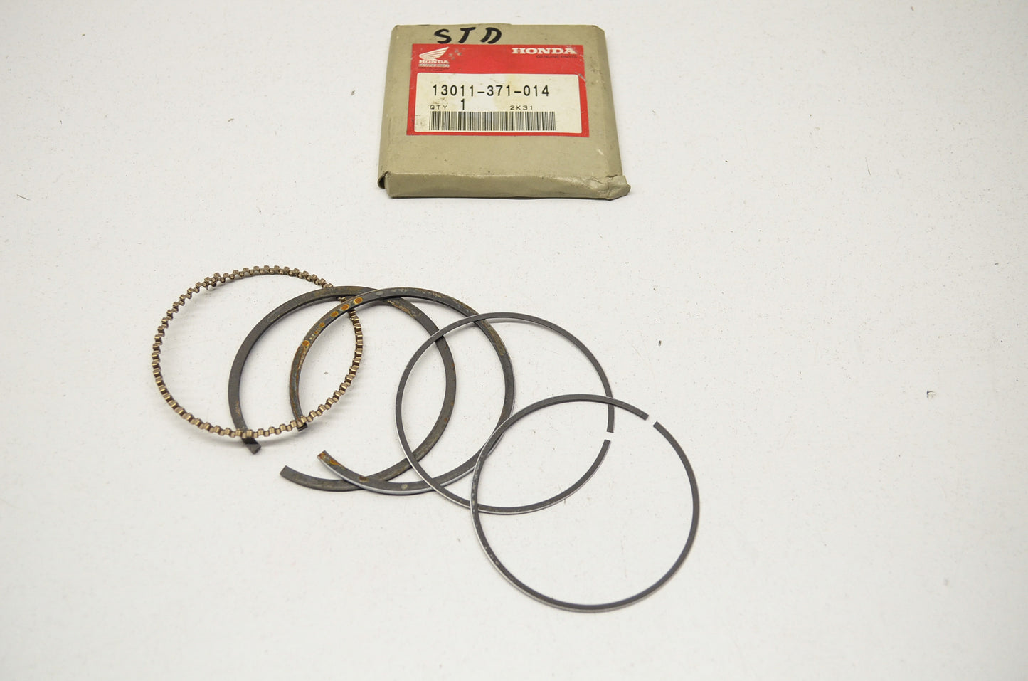 OEM Honda 13011-371-014 Ring Set (STD) NOS