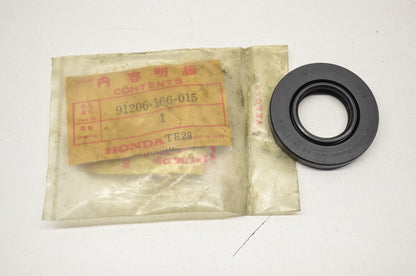 OEM Honda 91206-166-015 Oil Seal 28X56X8 NOS