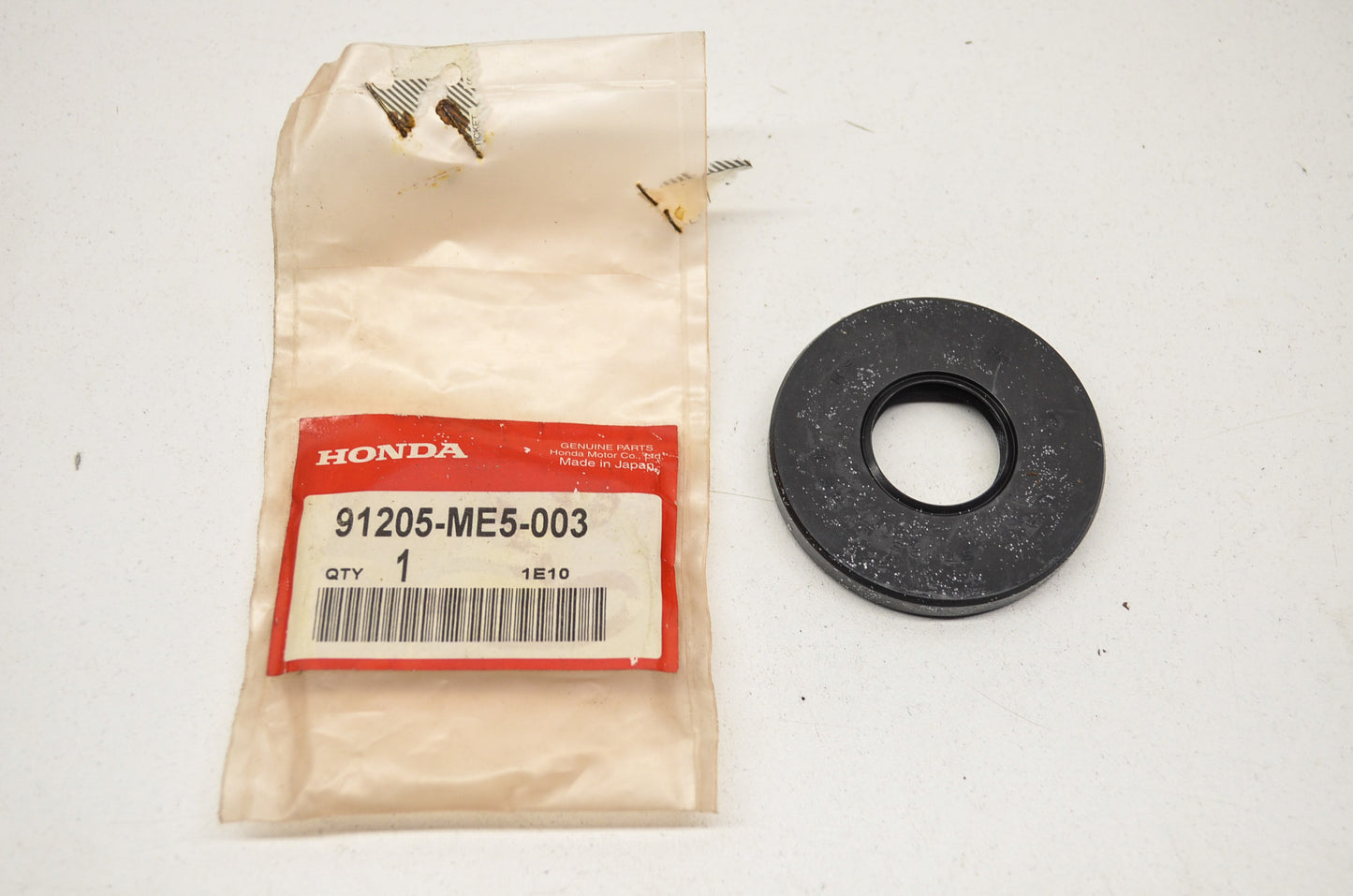 OEM Honda 91205-ME5-003 Oil Seal 25X61X8.5 NOS