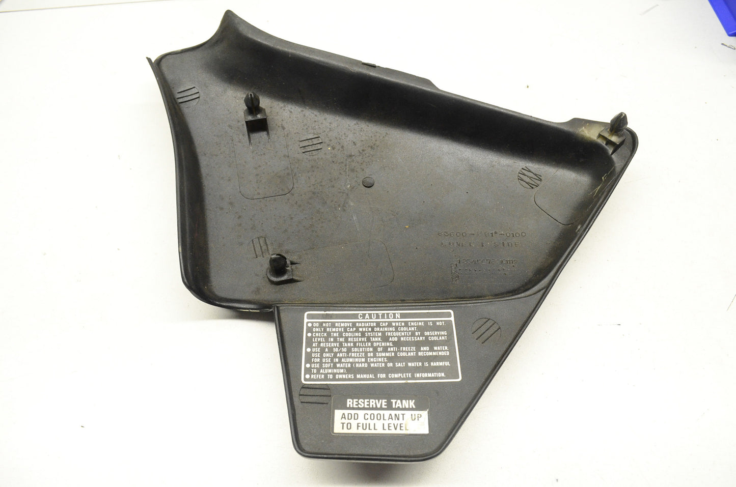 Magna Used Right Side Cover Plastic Trim