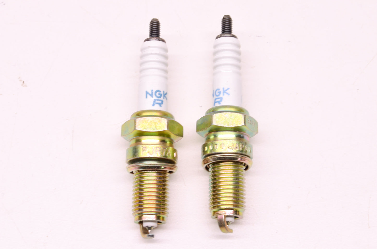 NGK PJR7A, 2842 Spark Plug Qty 2 NOS